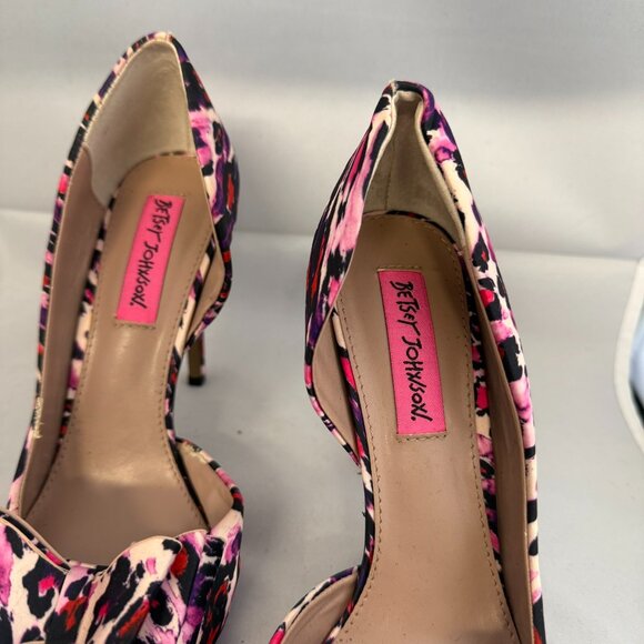 Betsy Johnson Pink Cheetah print pump - Picture 5 of 11